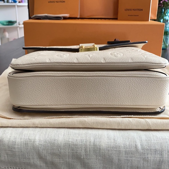 Louis Vuitton Empreinte Pouchette Métis MM Cream - Picture 9 of 17